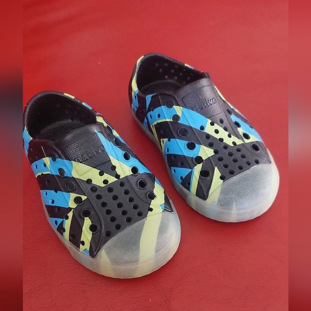 NATIVE Toddler Slip-On Shoes - Sz C5 GLOW IN THE DARK Waterproof ( Bag C)